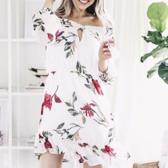 ✨ KATIE FLORAL OFF SHOULDER DRESS ✨ - Picture 1 of 3